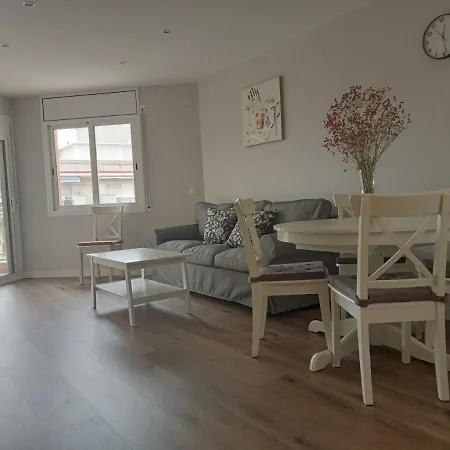 Apartment Seafront Pineda *